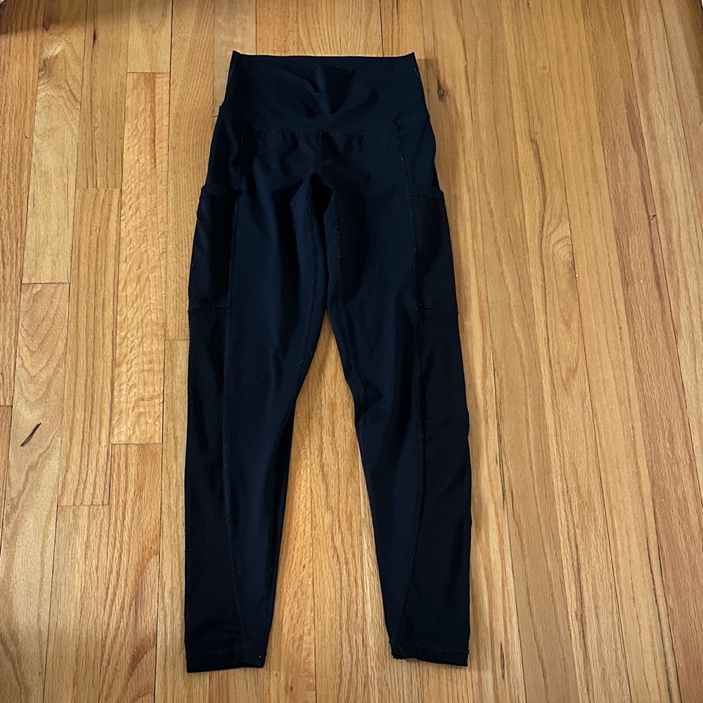 Black Leggings With Side Mesh Mesh and Pockets